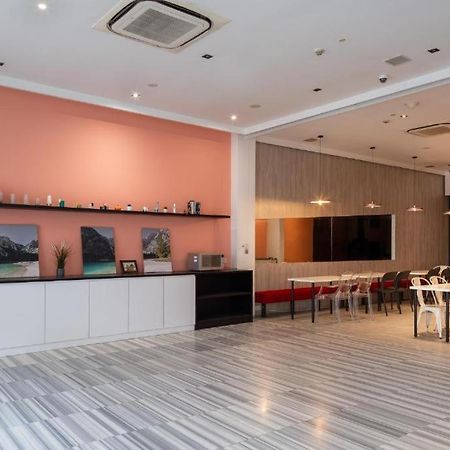 A Hotel Dickson Сингапур Екстериор снимка