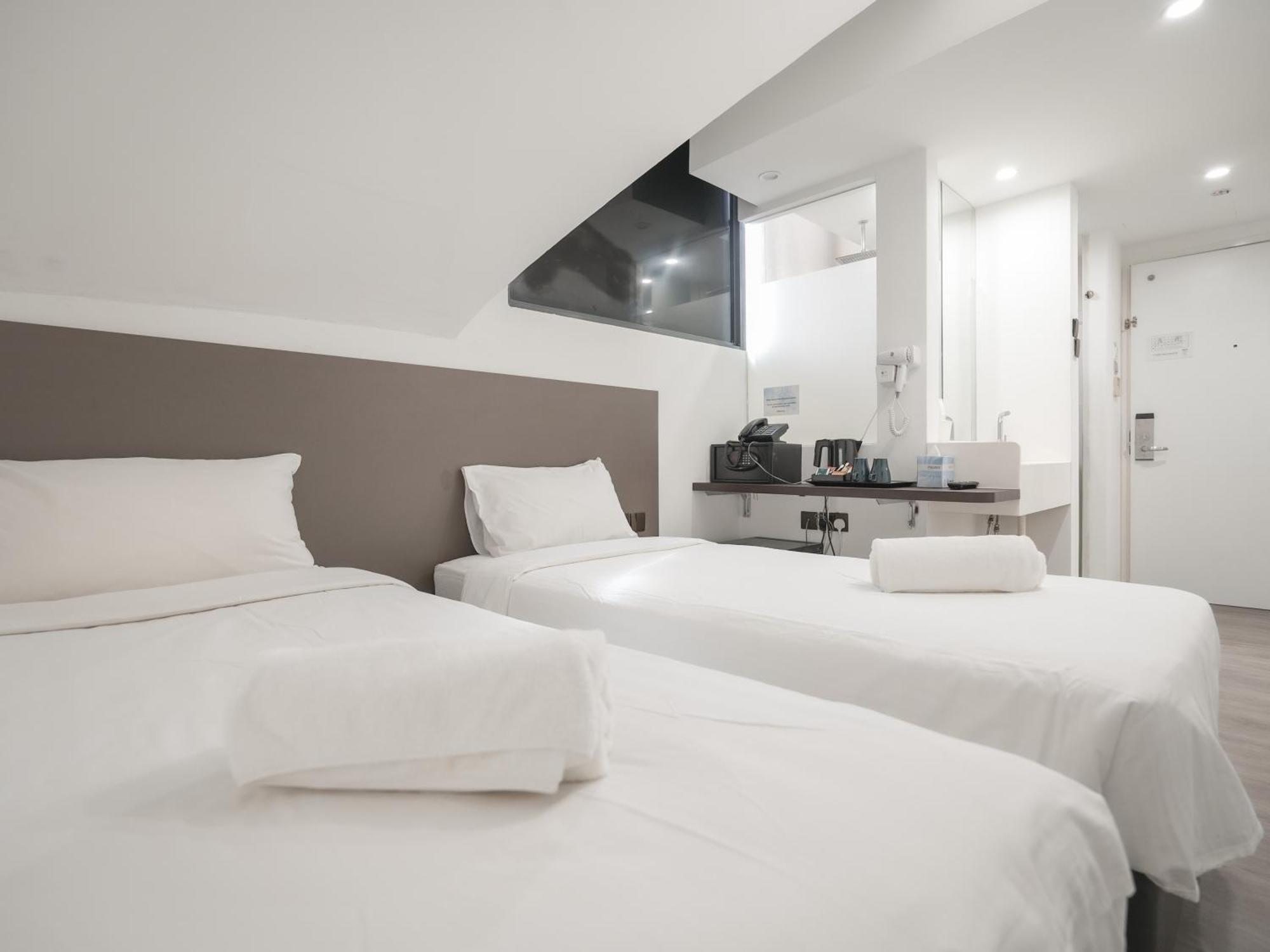 A Hotel Dickson Сингапур Екстериор снимка