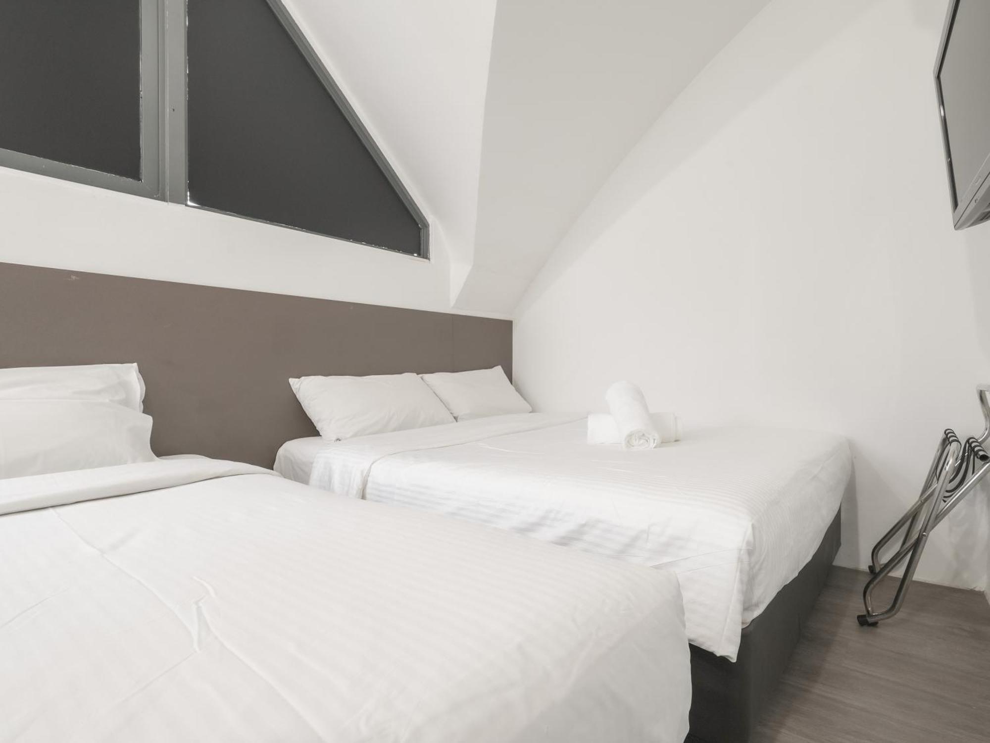 A Hotel Dickson Сингапур Екстериор снимка