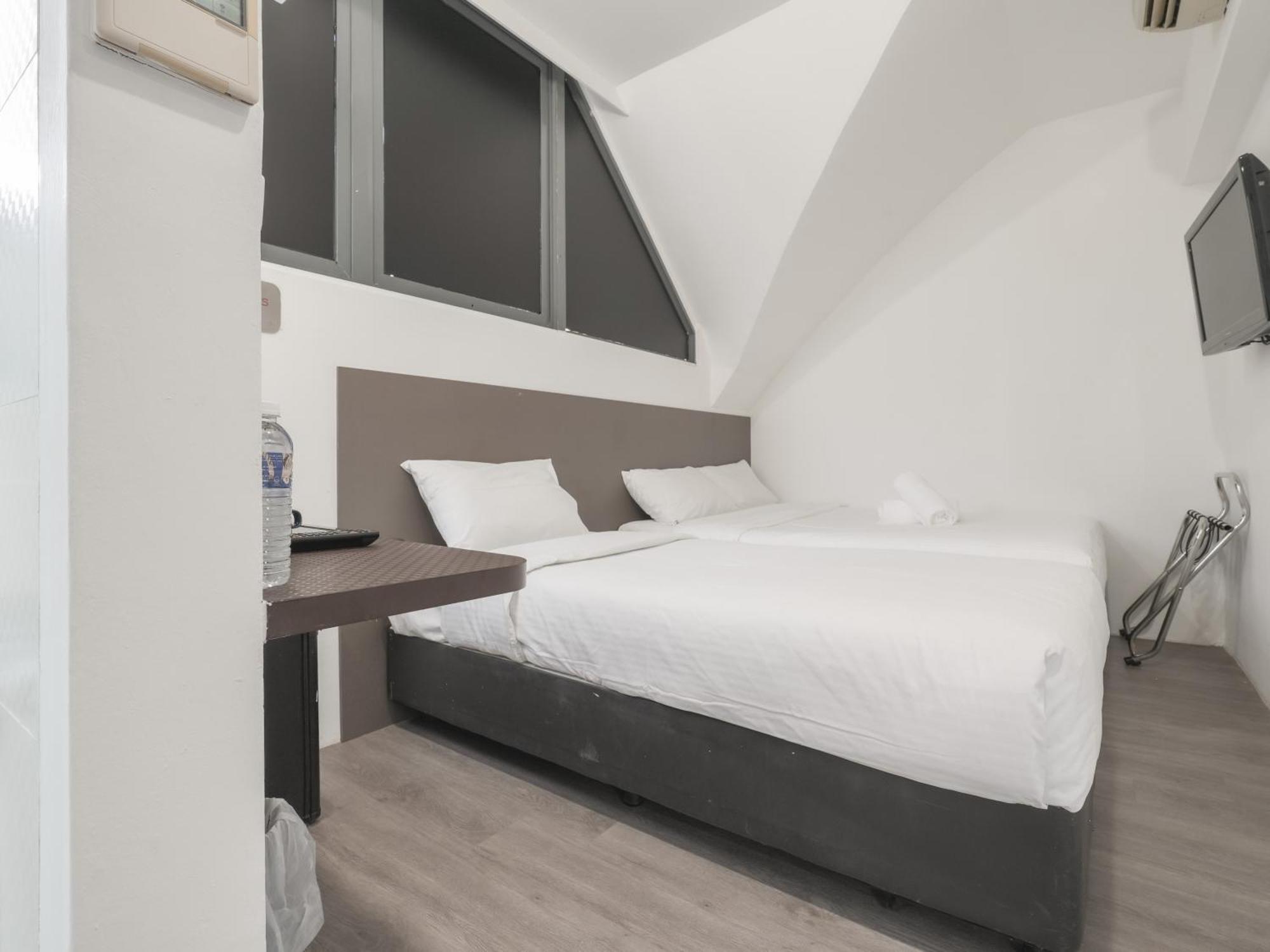A Hotel Dickson Сингапур Екстериор снимка