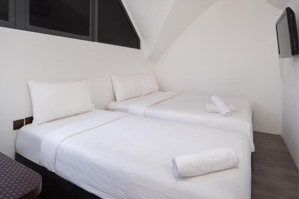 A Hotel Dickson Сингапур Екстериор снимка