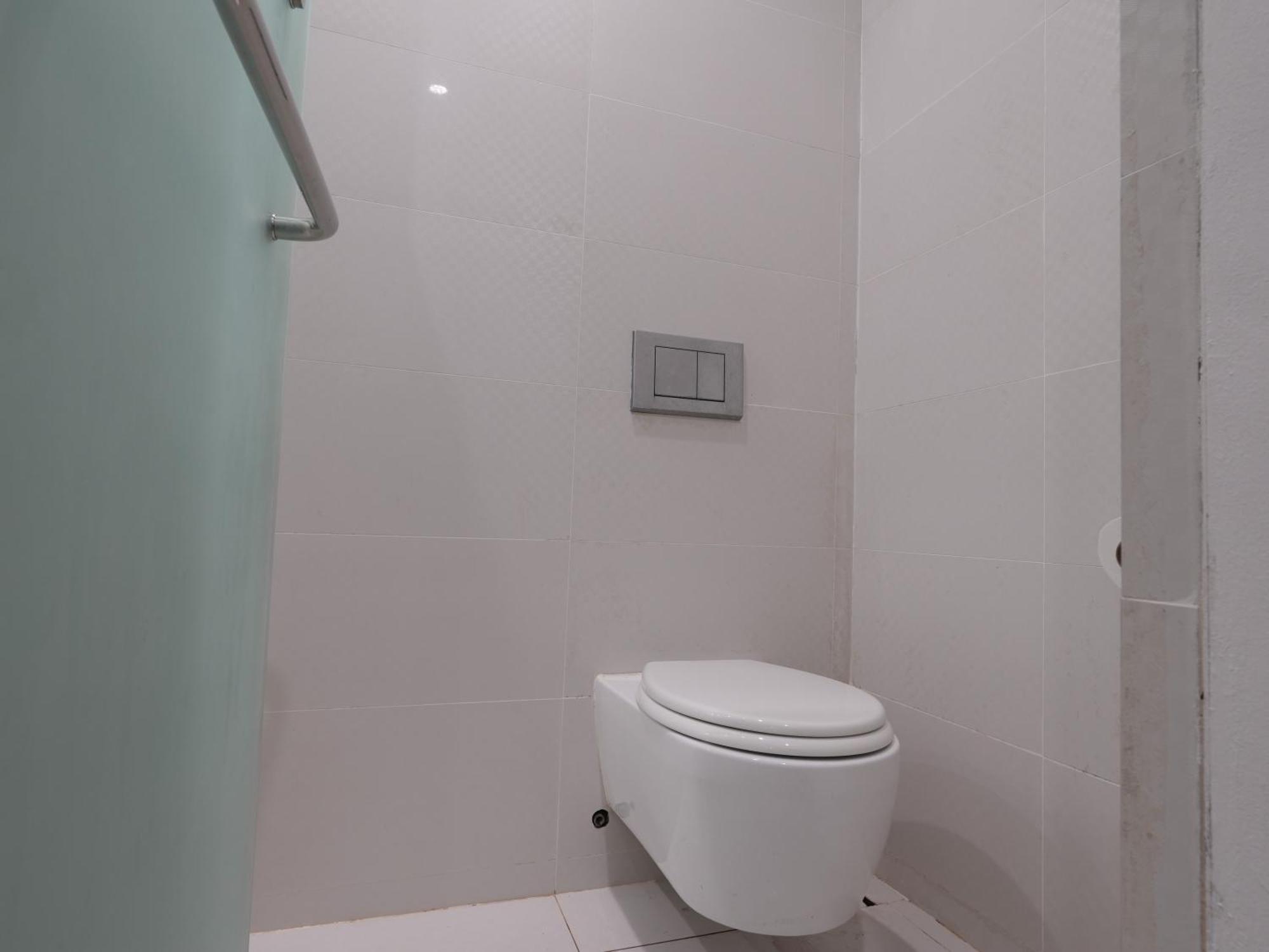 A Hotel Dickson Сингапур Екстериор снимка